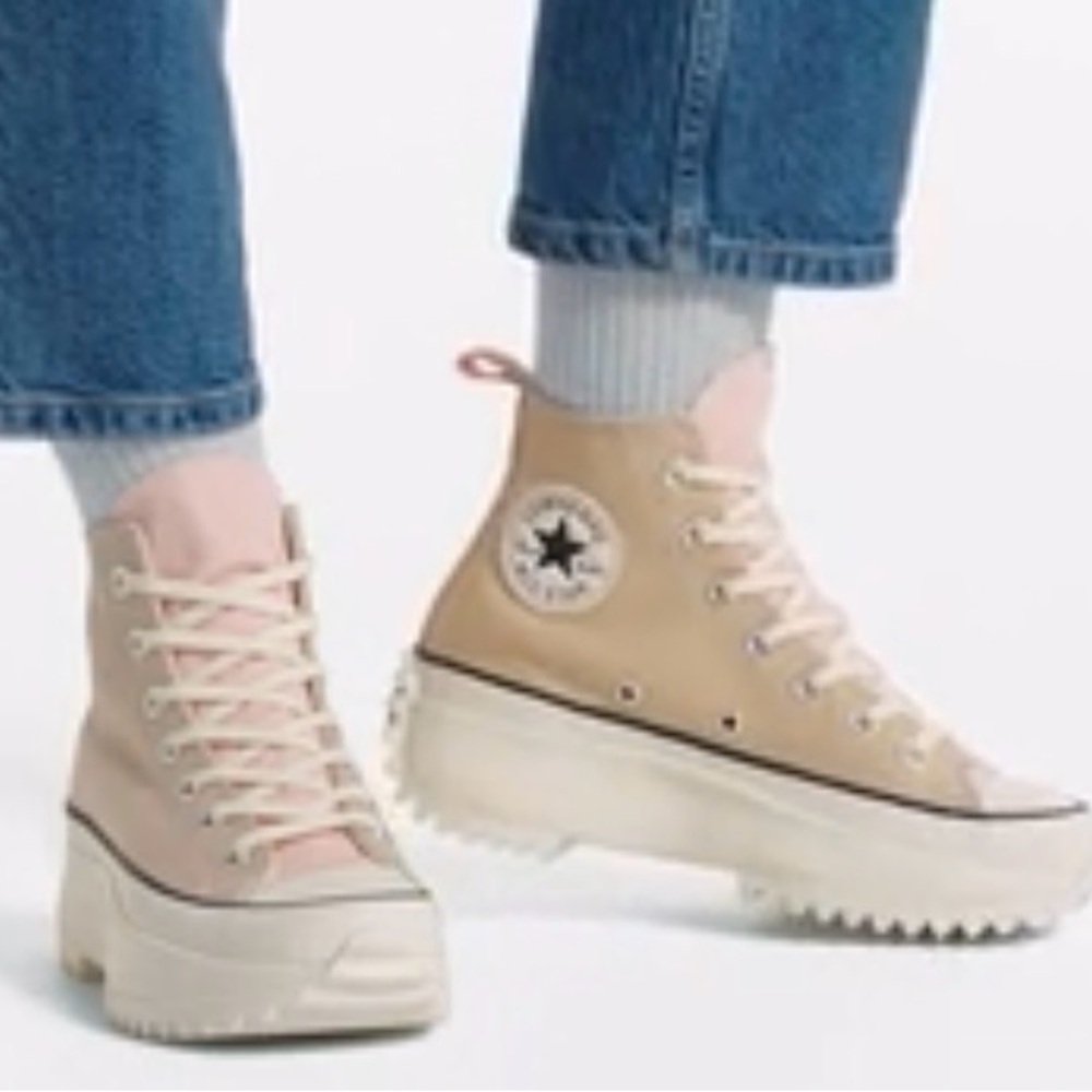 CONVERSE
Run Star Hike High Sneakers Unisex woman’s Sz 8, Men’s Sz 6.5